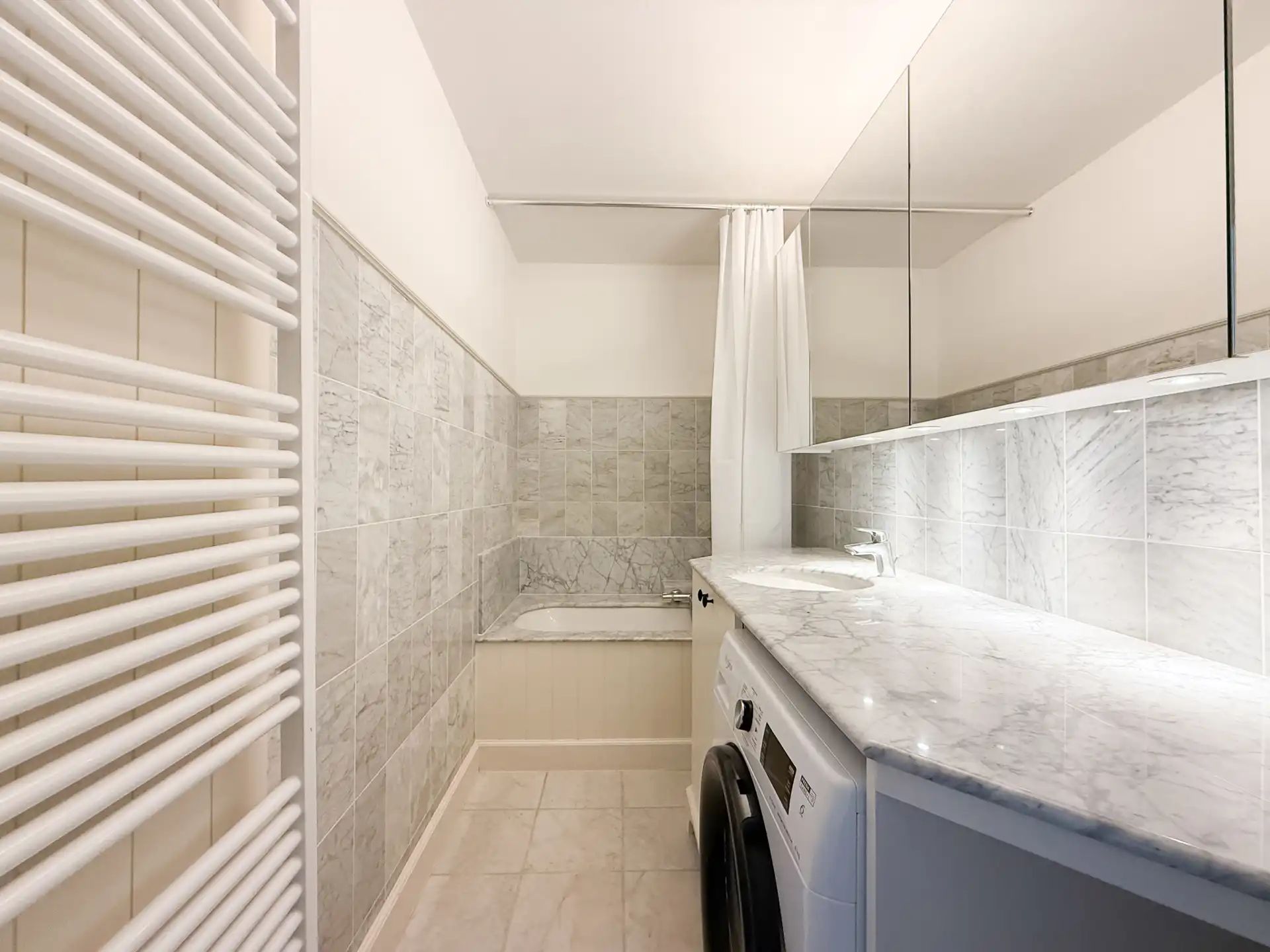 Stijlvol gemeubeld appartement / toplocatie nabij de Zeedijk foto 16