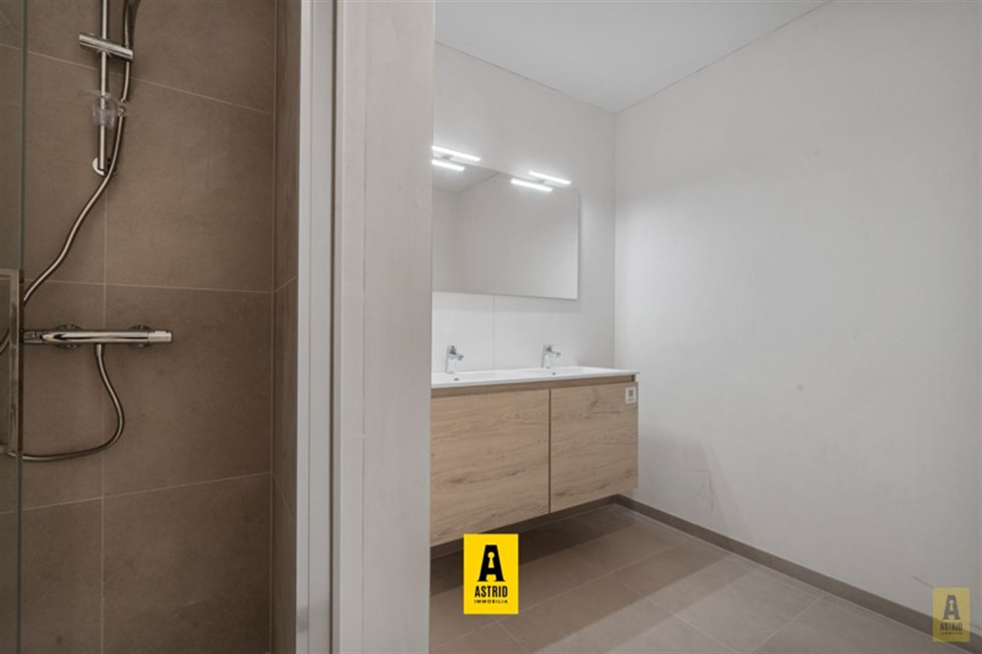 Ruim en zonnig nieuw appartement met mooie terrassen vlakbij zee! foto 15