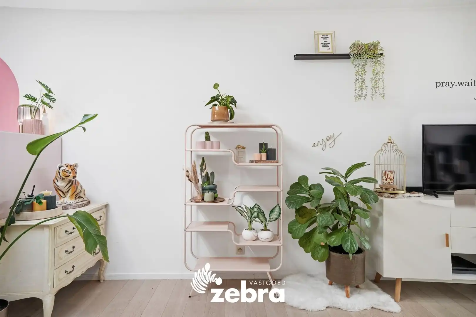 Instapklare, volledig gerenoveerde woning in Tielt met tuin, terras en uitweg! foto 8