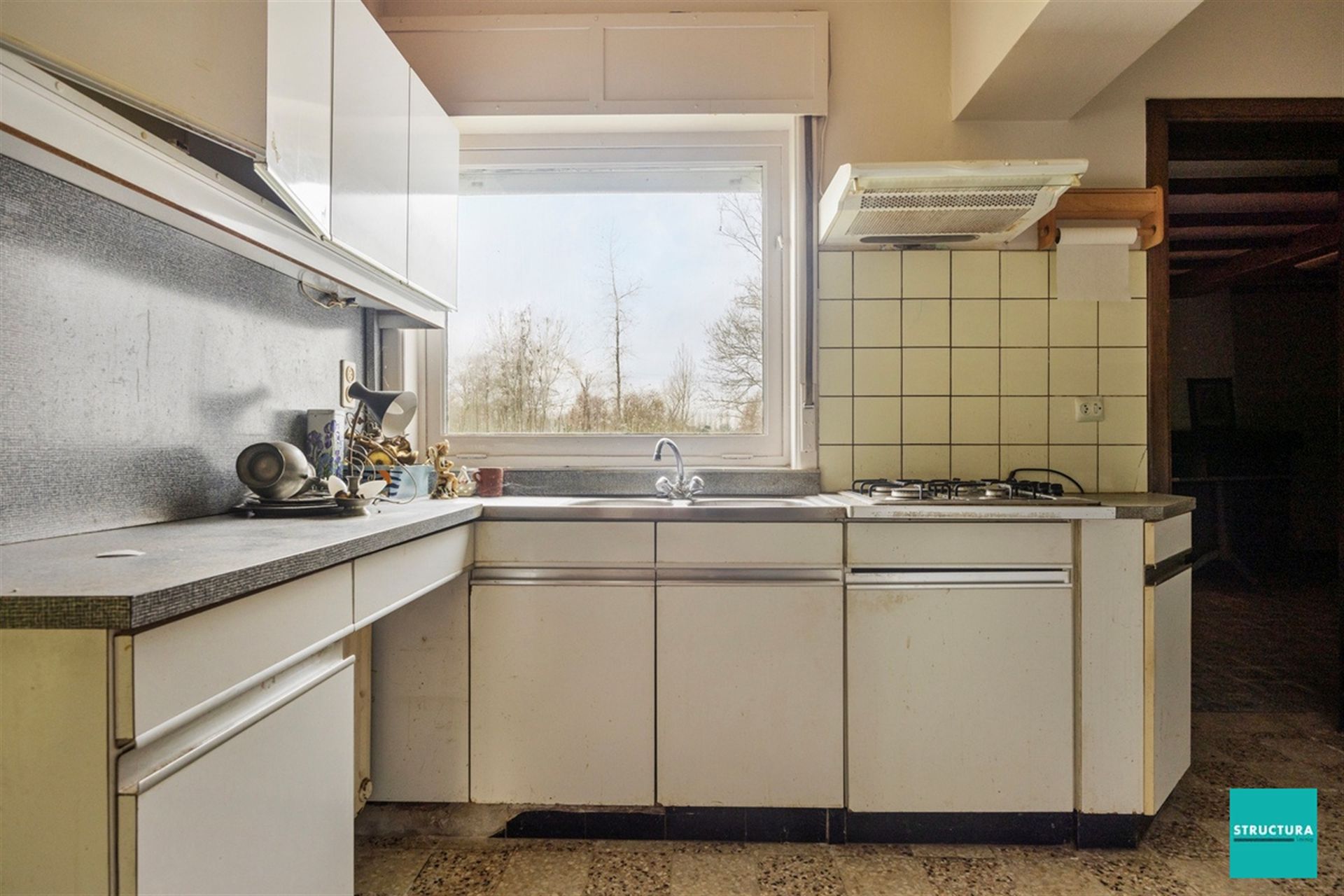 Te renoveren woning in het mooie Brussegem foto 5