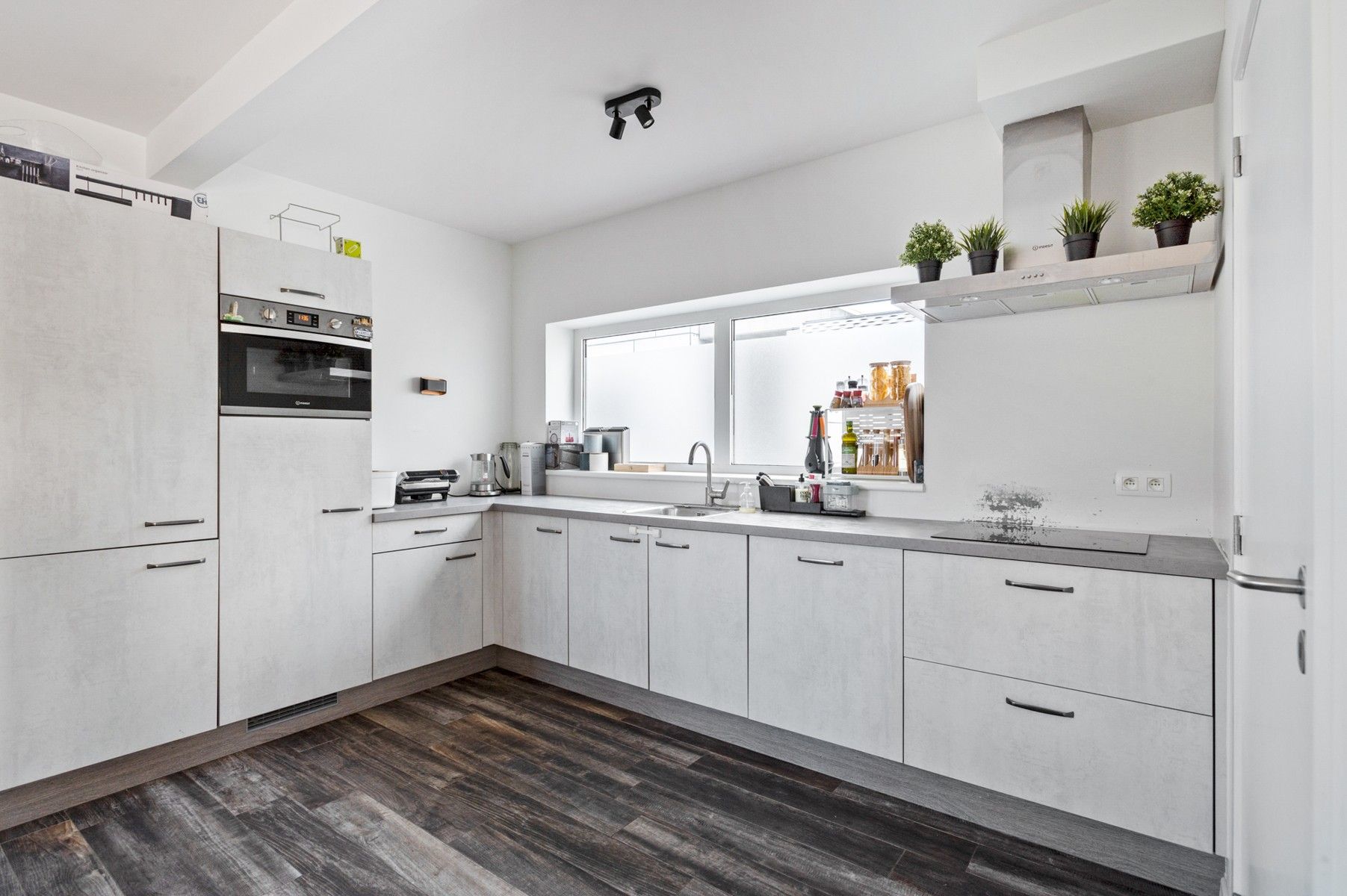 Recente en energiezuinige duplex met staanplaats foto 7