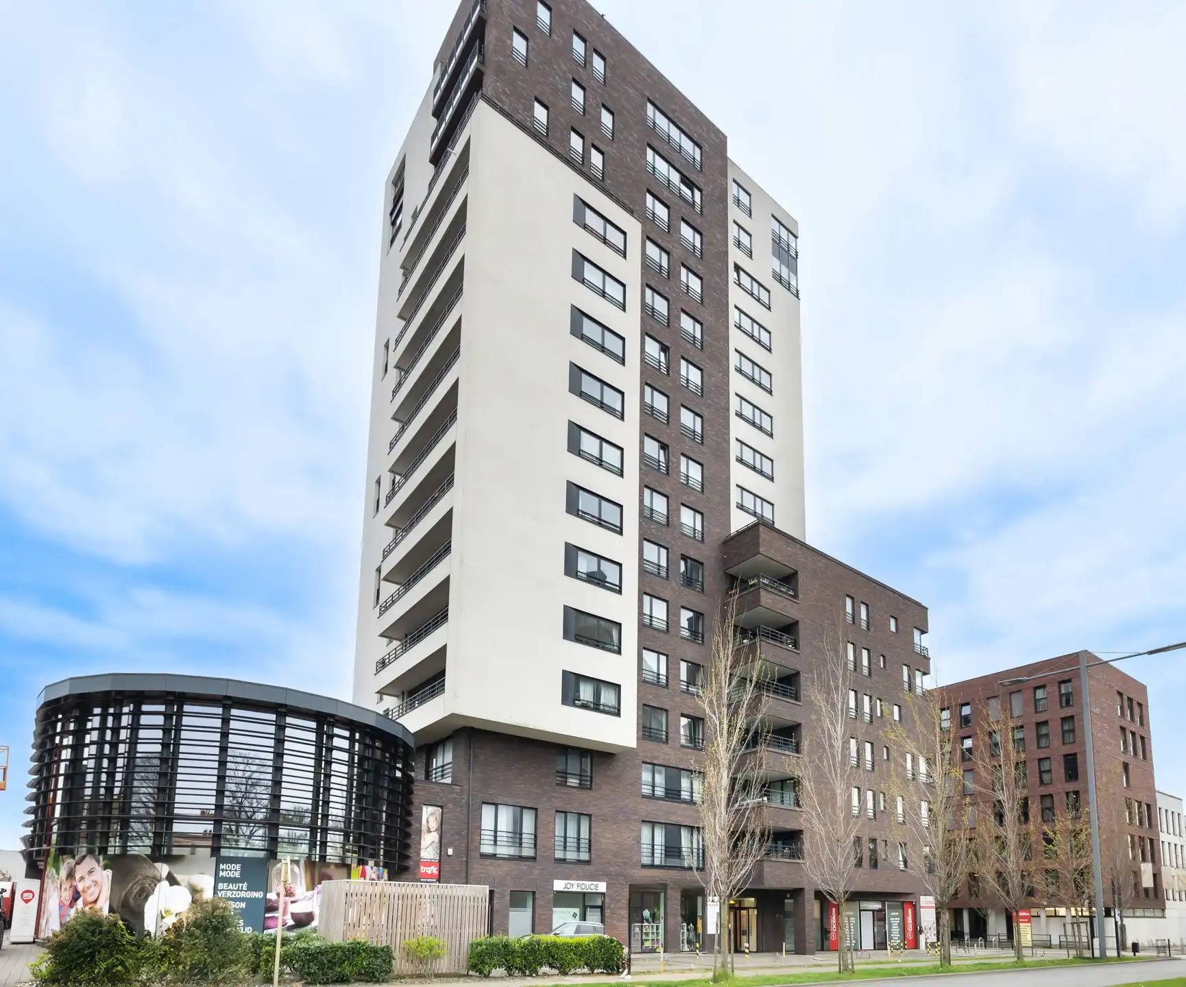 Appartement met 1 slaapkamer + parkeerplaats foto {{pictureIndex}}