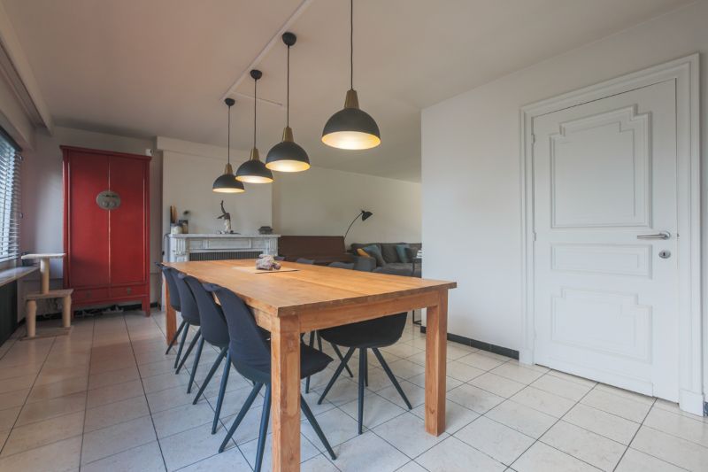 Residentieel gelegen, ruime woning met 3 slaapkamers, bureau, ruime garage, gezellige tuin...(zonnepanelen, thuisbatterij, energielabel C...) foto 5