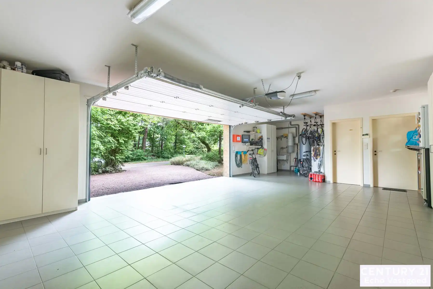 Royale villa met 5 slpks, 4 badks, garage en binnenzwembad foto 22