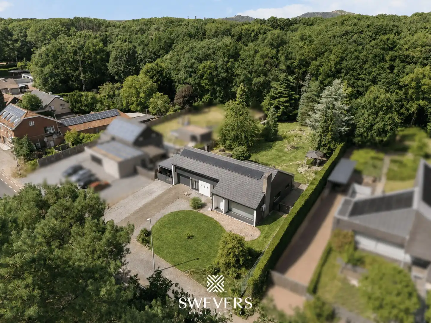 Gerenoveerde woning met 4 slaapkamers op 20a 86ca foto 2