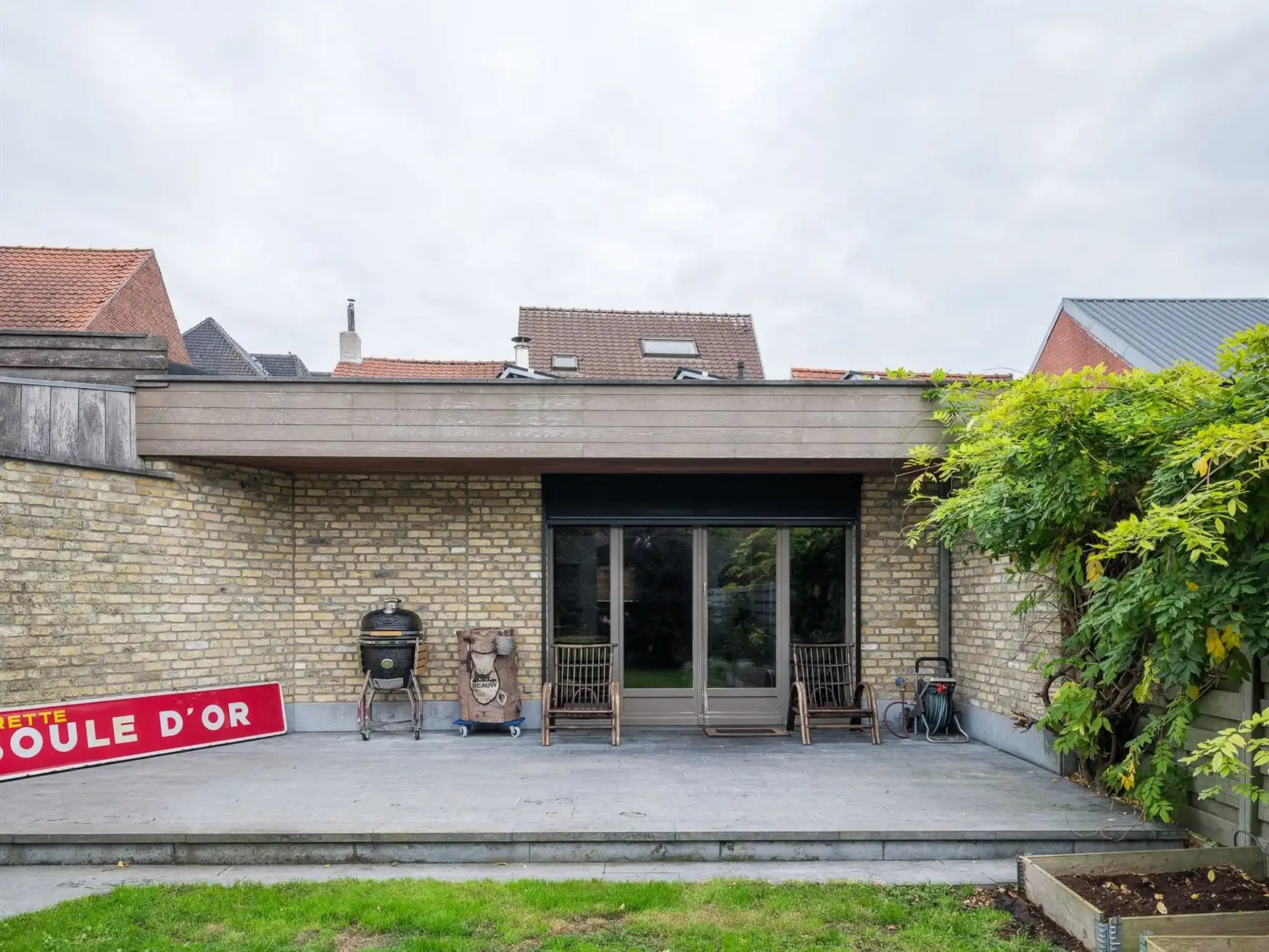 Loftgevoel achter een klassieke gevel; woning met verrassend interieur in centrum Zelzate. foto 10