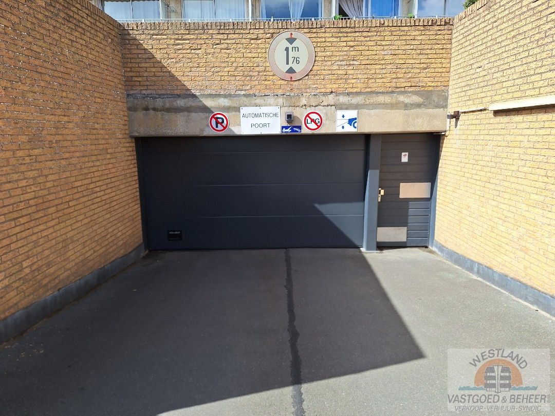 Staanplaats in afgesloten ondergrondse garage foto 4