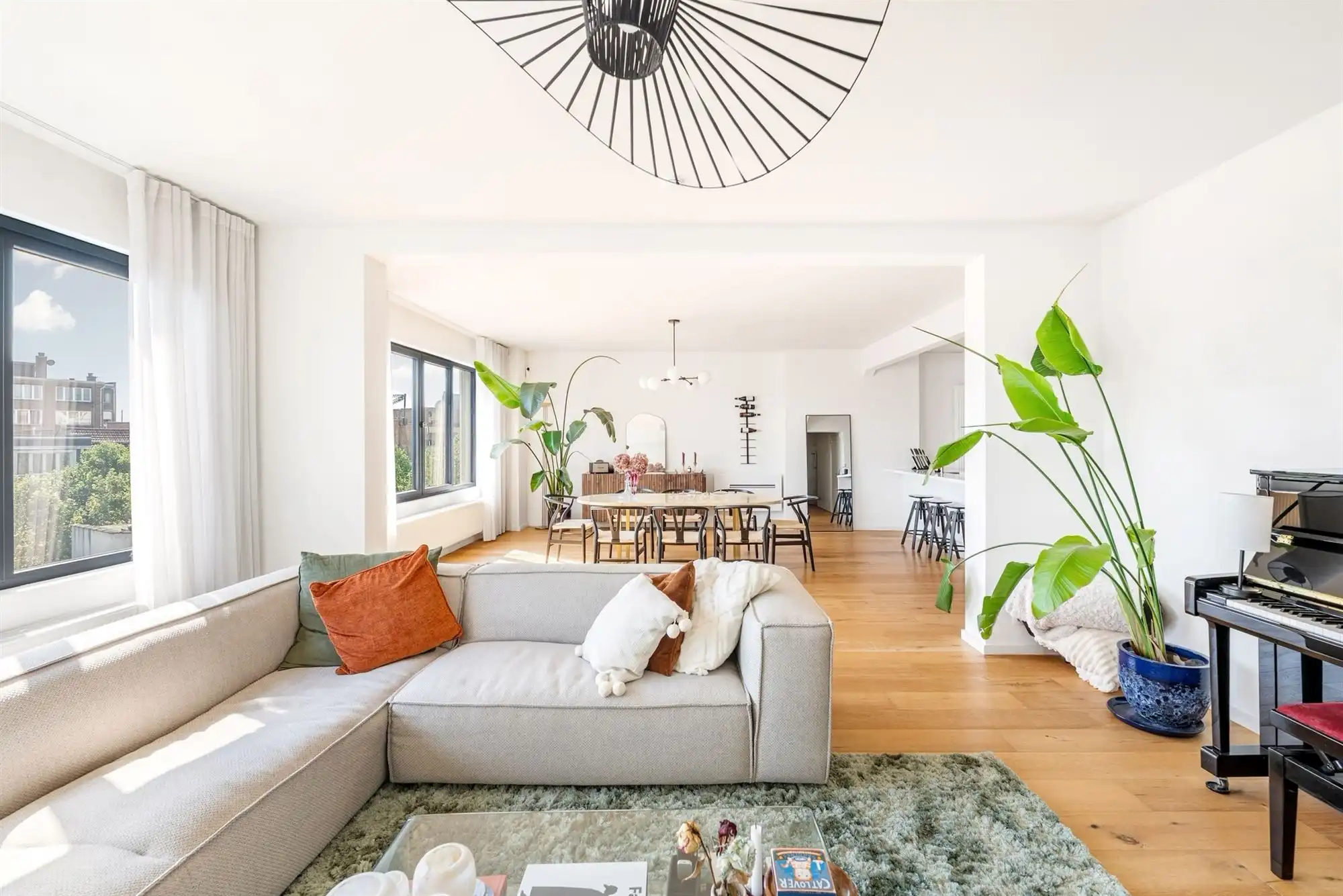 Ruim gemeubeld dakappartement met 3 slk's en terras foto 3
