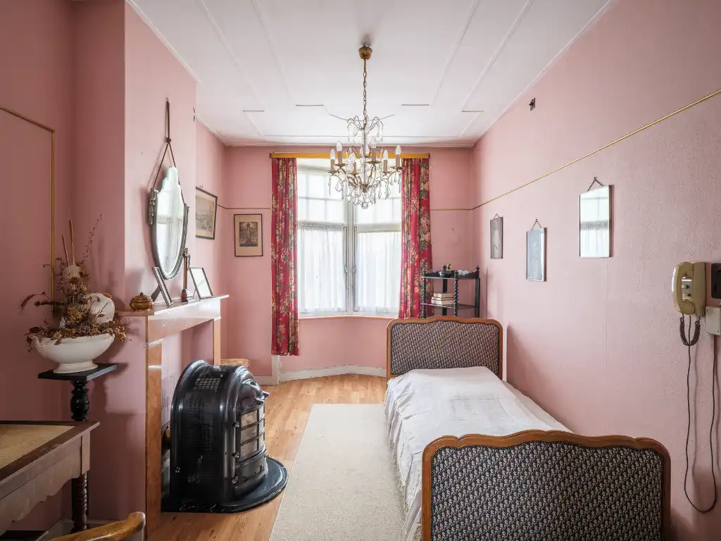 Architecturale herenwoning met drie bouwlagen en ruime tuin, opgetrokken in art deco en de Nieuwe Zakelijkheid. foto 8