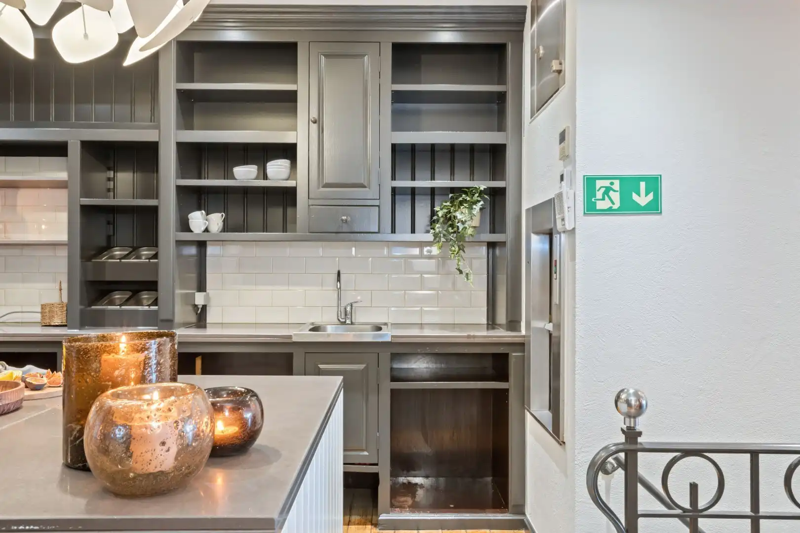 instapklaar (met meubels, keuken, apparatuur etc) restaurant in Knokke Het Zoute (Knokke) De Wielingen 5 te huur foto 12