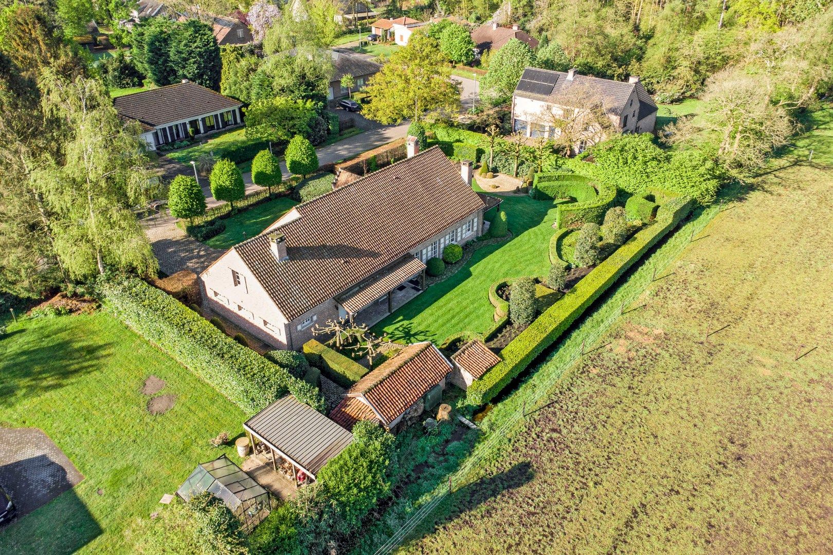 Ruim ingedeelde, goed onderhouden villa op een rustige locatie. foto 37