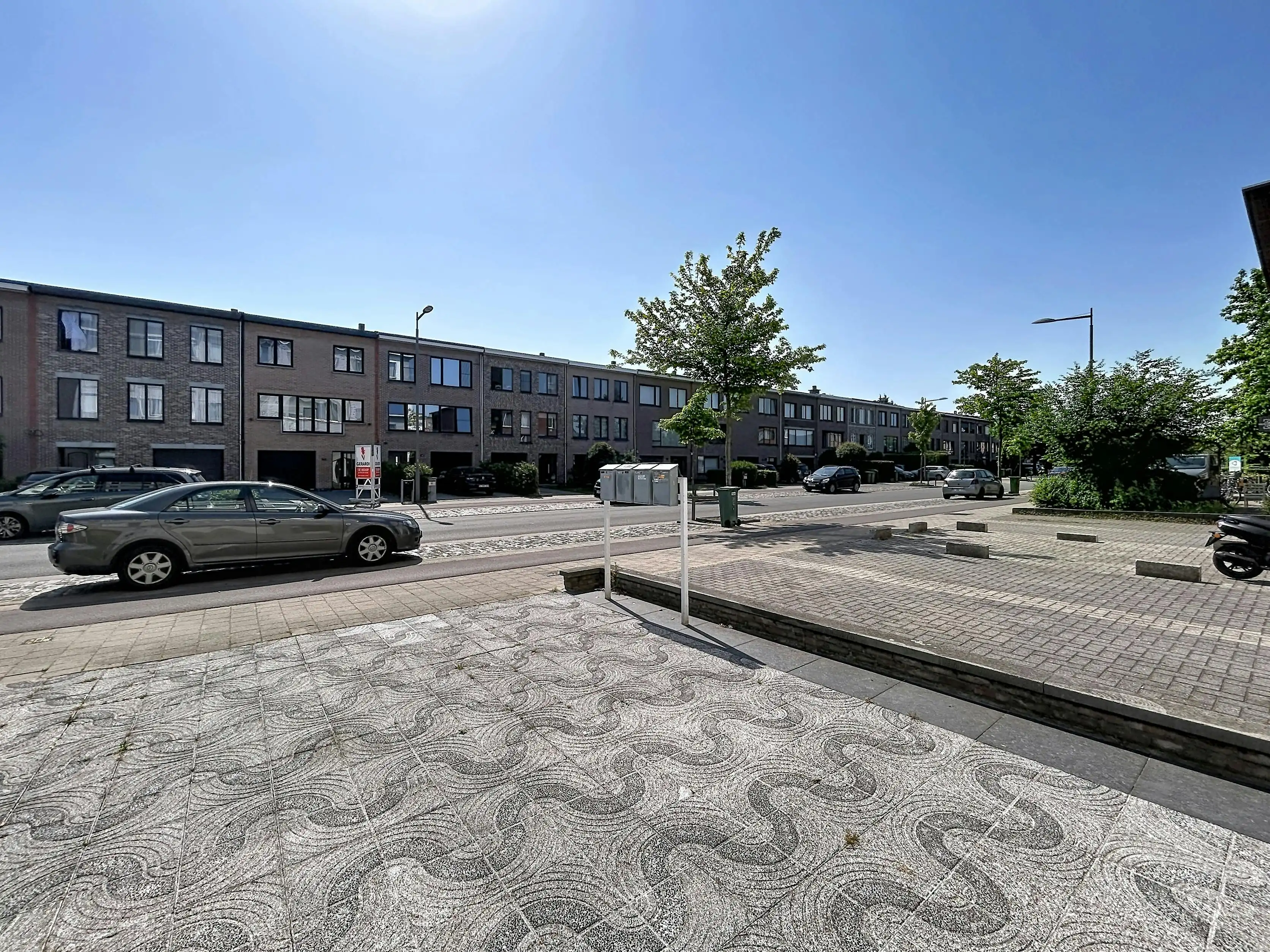 Magazijn te koop in Merksem met automatische poort foto 10