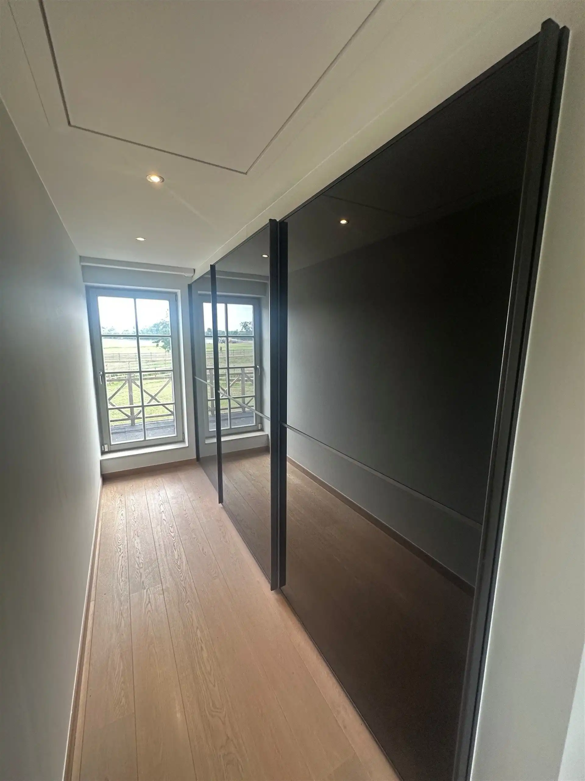 Klassevolle open bebouwing met 4 slaapkamers en prachtig landelijk uitzicht foto 14