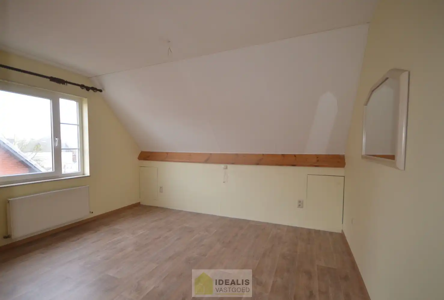 Ruim, instapklaar duplex appartement foto 11