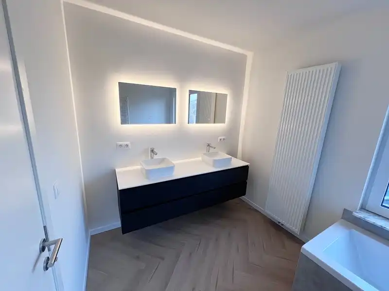 Stijlvol gerenoveerd appartement met 3 slaapkamers, garage en berging foto 9