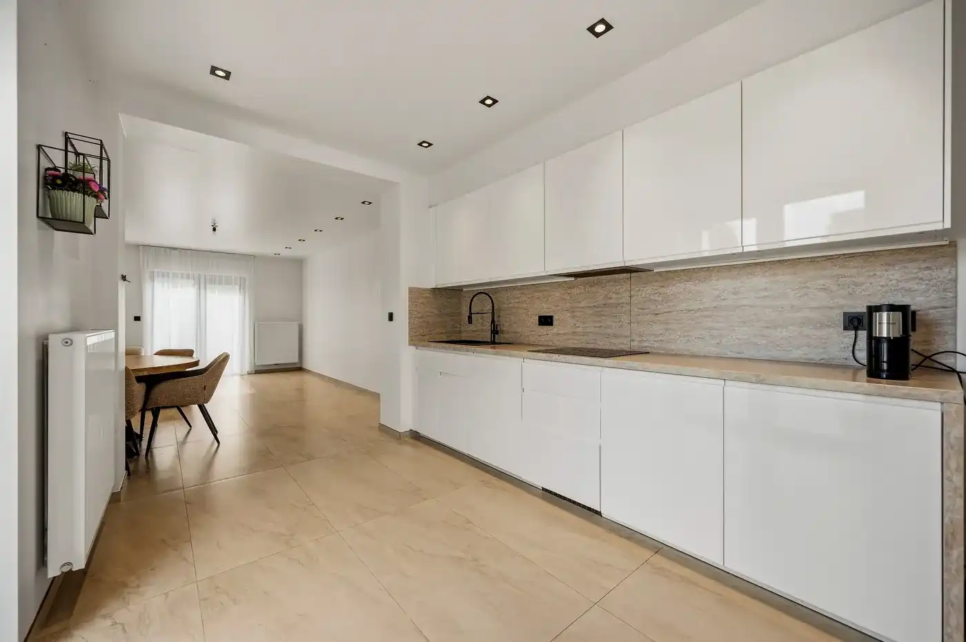 Modern gerenoveerde halfopen woning met 5 slaapkamers, tuin en garage in Tienen foto 8