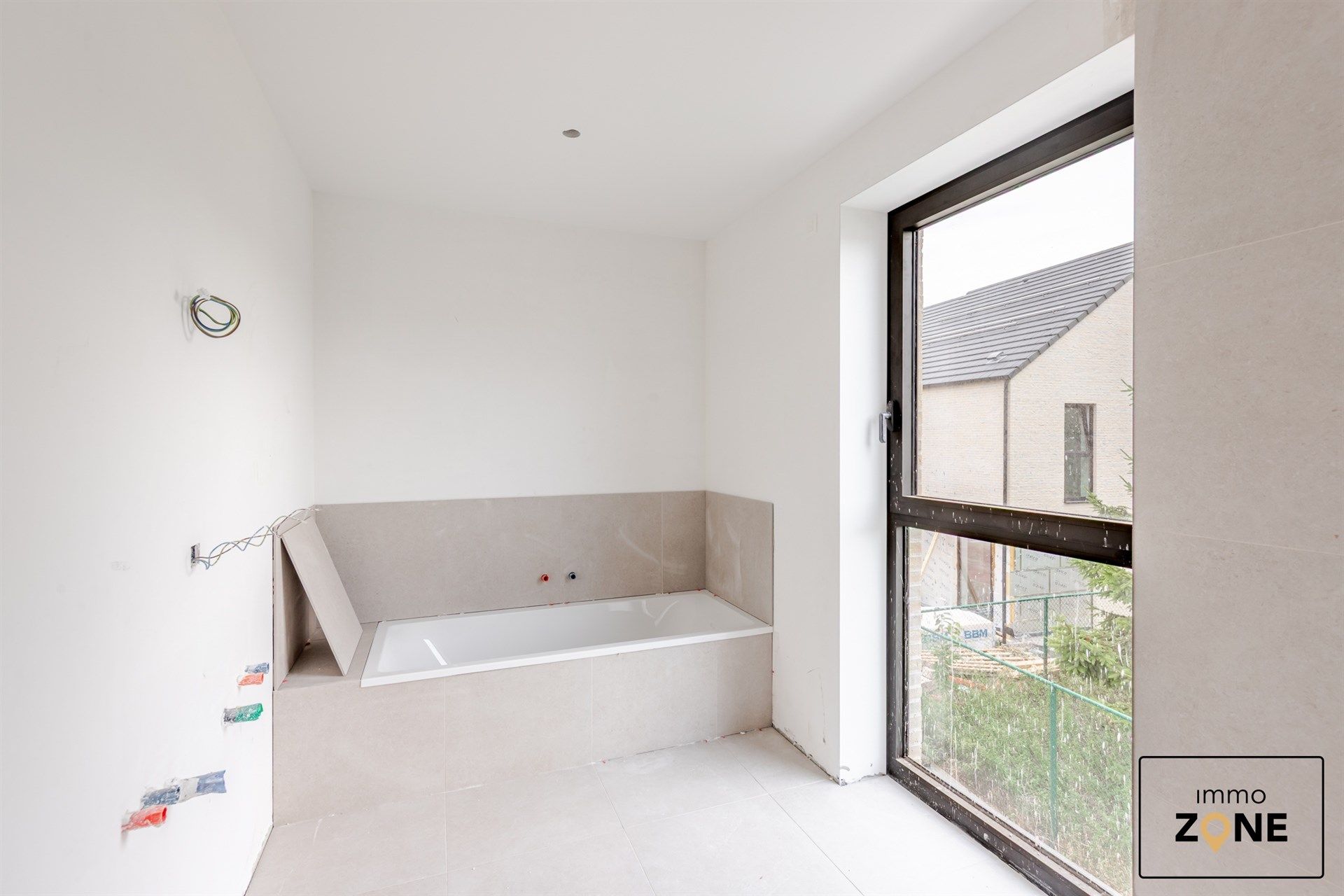 Nieuwbouwwoning in rustig binnengebied foto 10