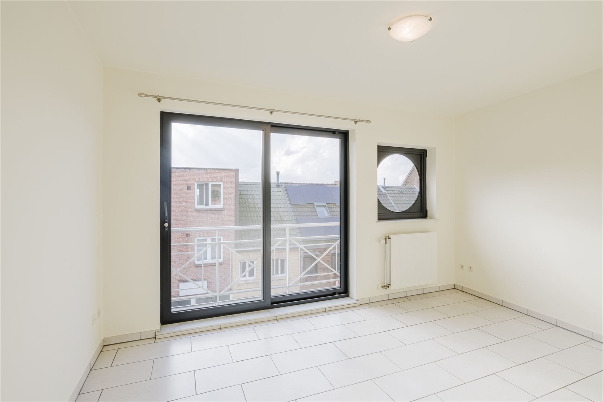 Ruim 2 slk appartement met terras op topligging! foto 13