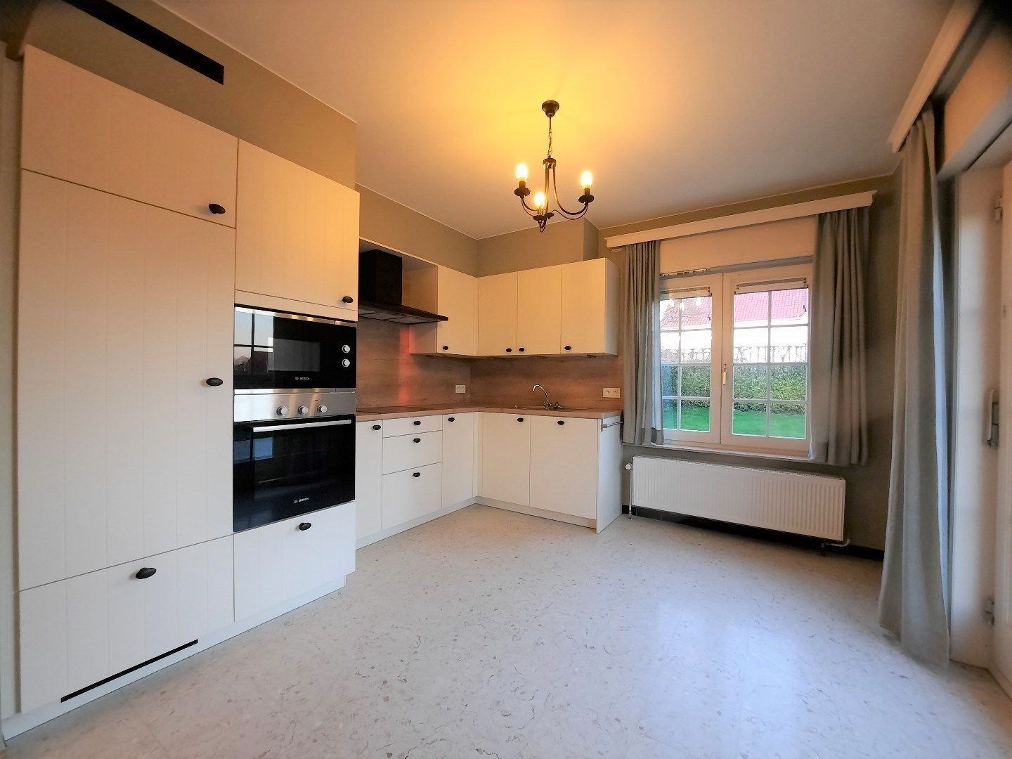 Gerenoveerde villa met 4 slaapkamers en twee badkamers foto 5