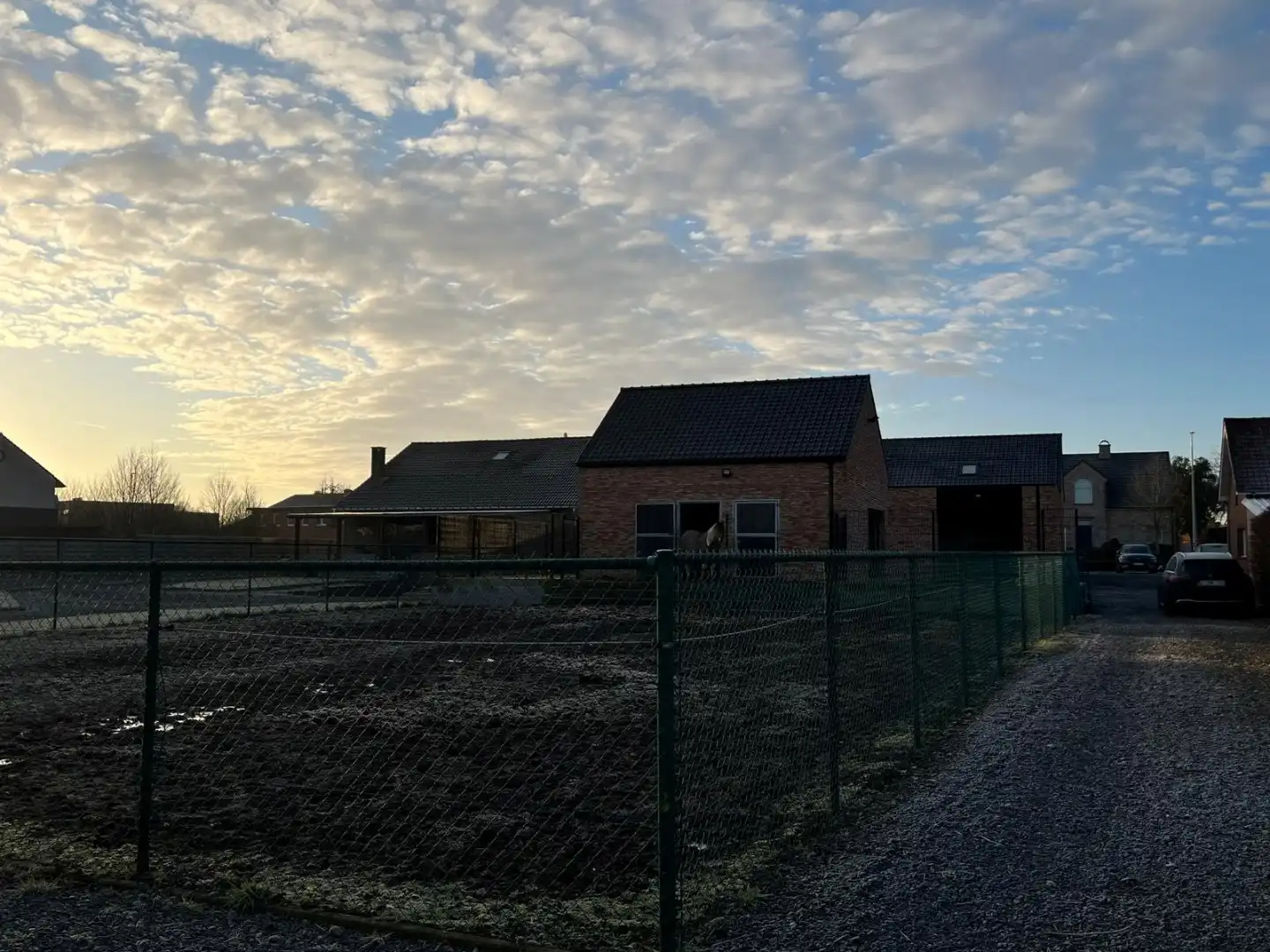 PRACHTIG GERENOVEERDE WONING MET 3 SLAAPKAMERS, 2 BADKAMERS, INPANDIGE GARAGE EN PAARDENSTALLINGEN MET ENERGIEZUINIG EPC TE WIJER (NIEUWERKERKEN)  foto 40