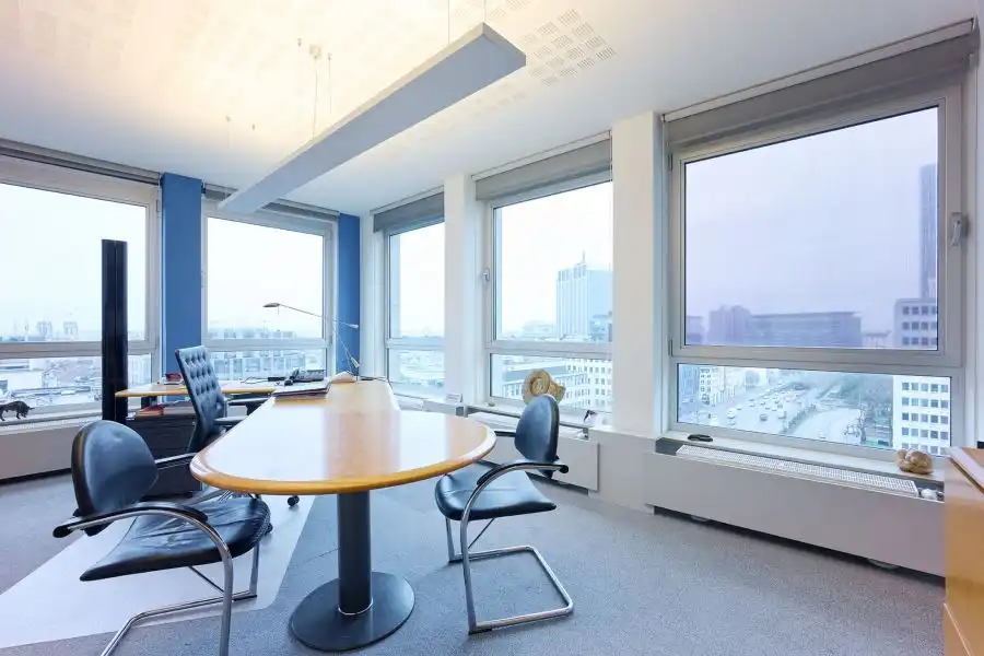 Avenue Des Arts 1-2, 1210 Sint-Joost-Ten-Noode foto {{pictureIndex}}