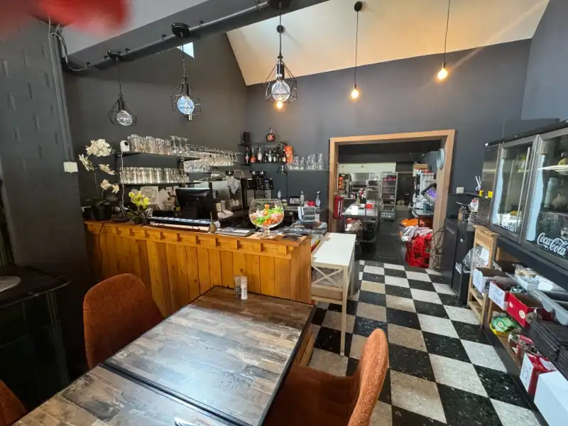 Handelspand op goede locatie! foto 6