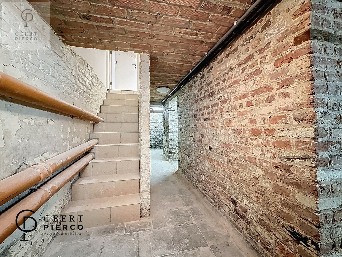 Knap gerenoveerd appartementsgebouw foto 20