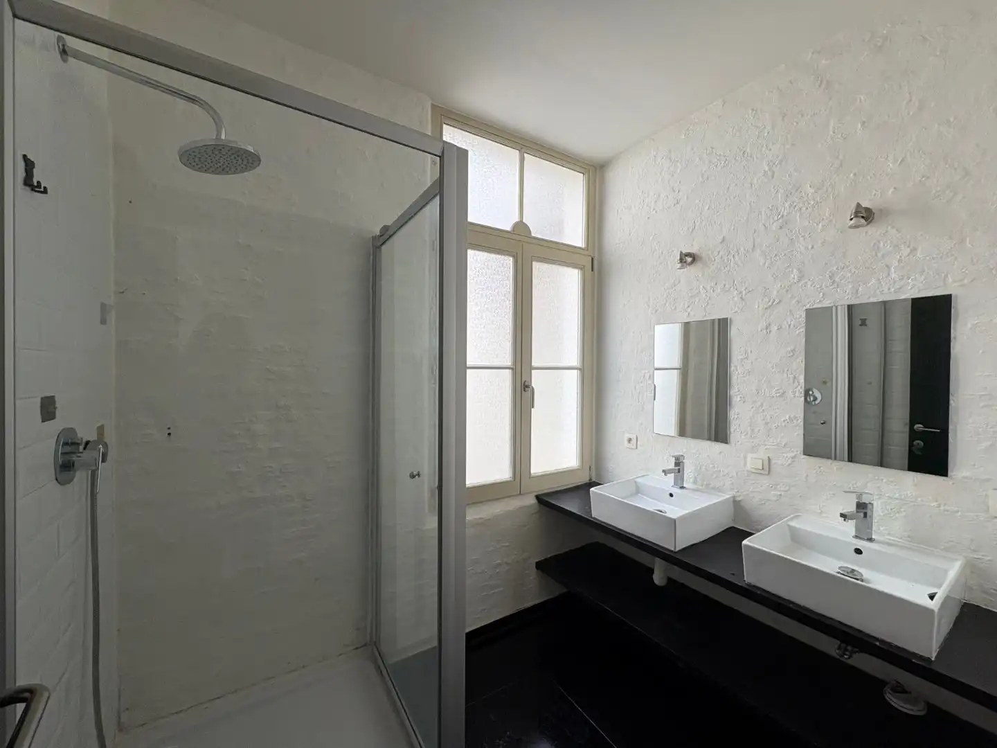 Charmante stadswoning met 2 slaapkamers en gezellige koer in Mechelen foto 6
