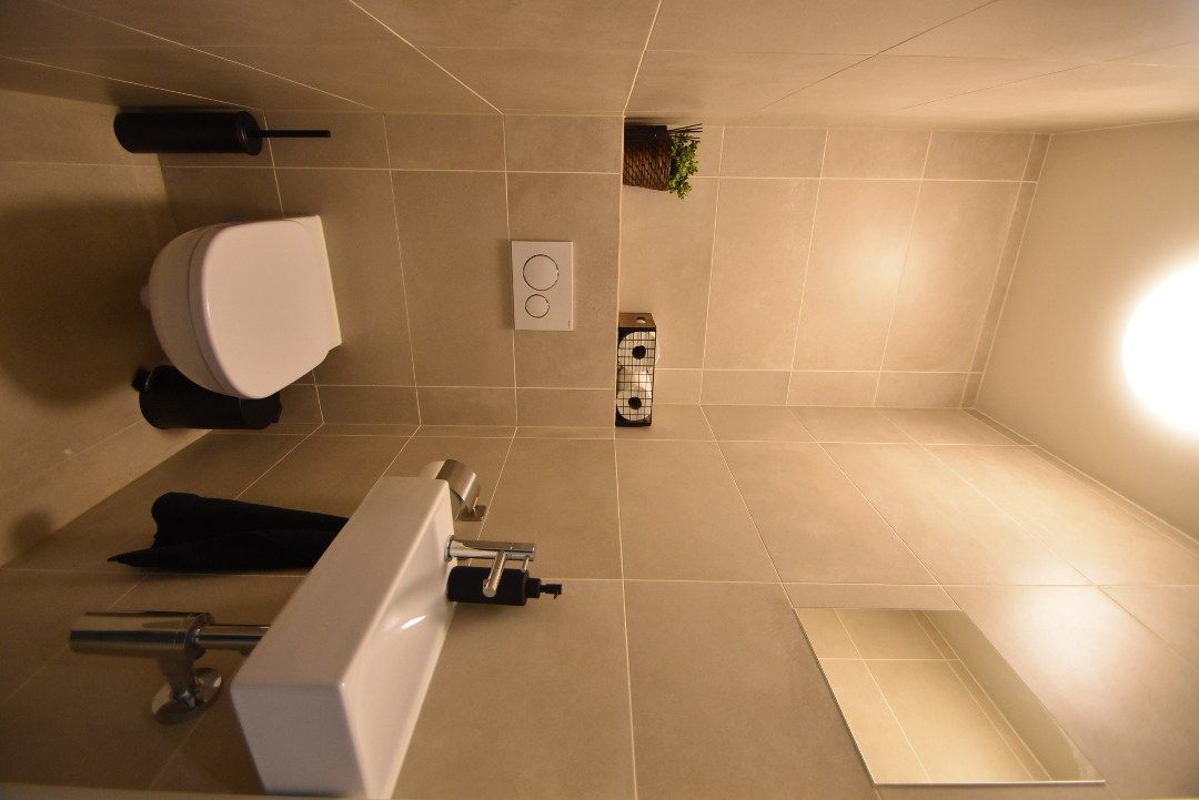 Knap ingericht  en ruim appartement met 2 slaapkamers en groot terras foto 23