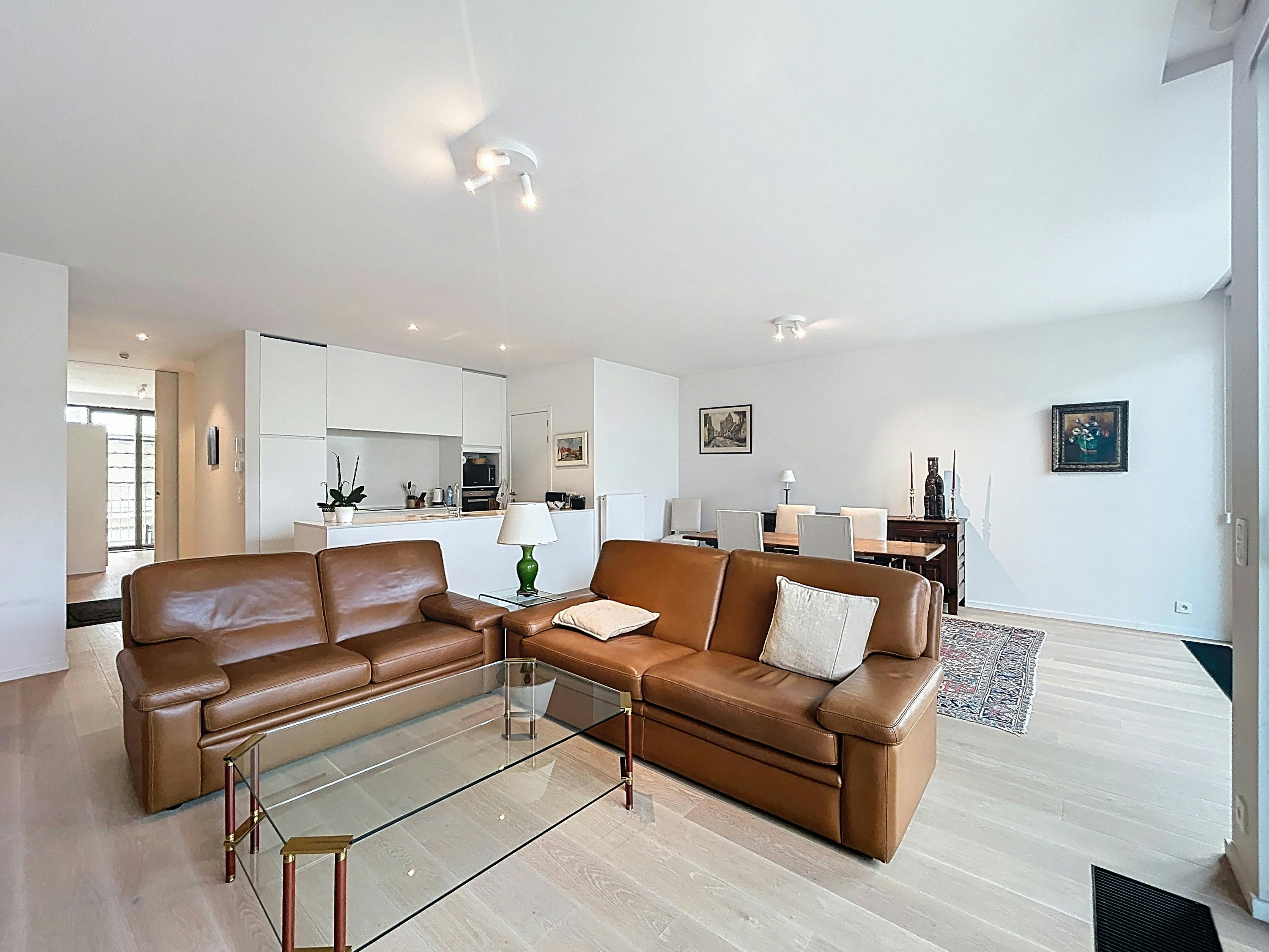 Nieuwbouwappartement te huur in hartje Kortrijk foto {{pictureIndex}}