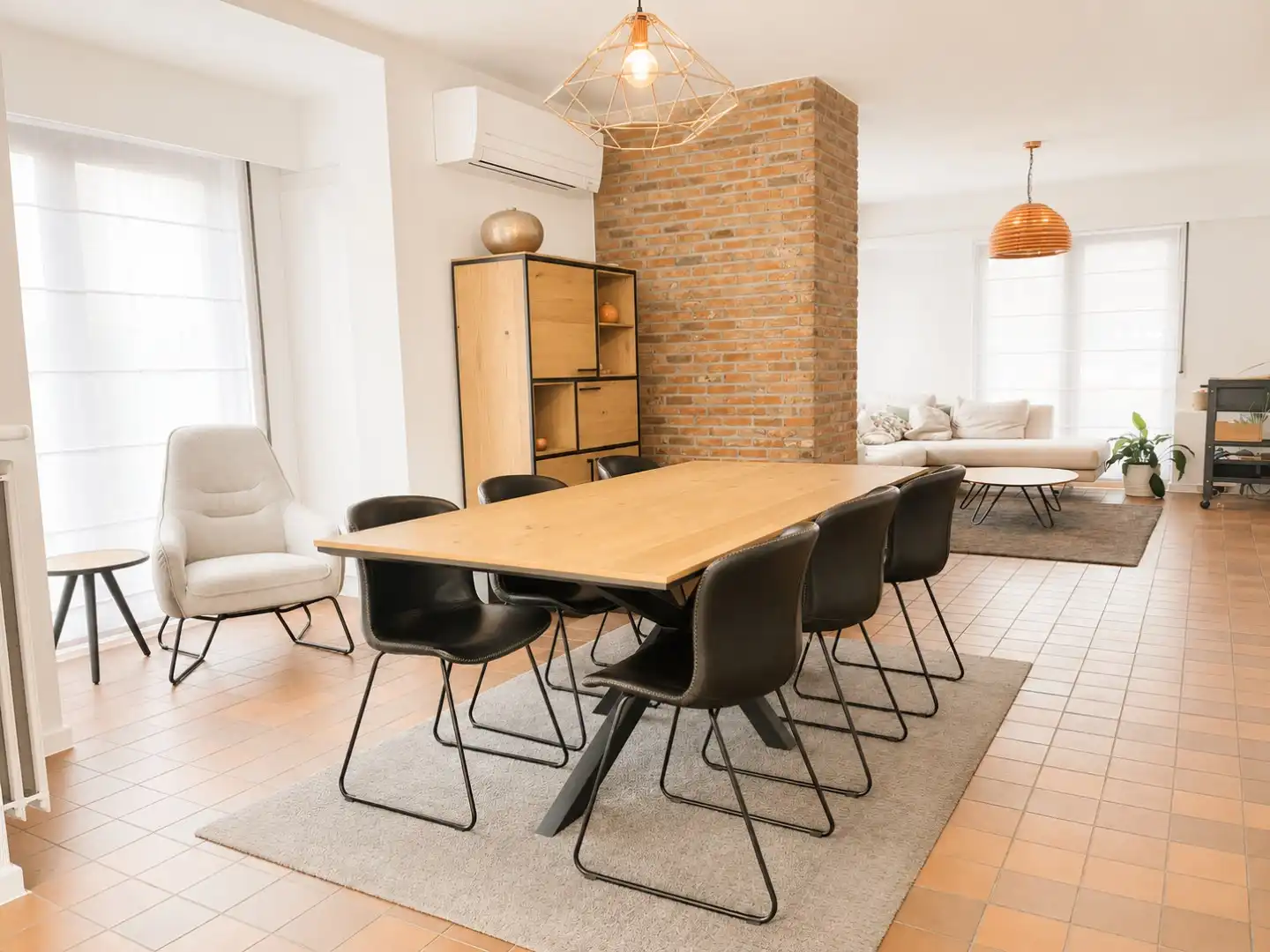 Gerenoveerde halfopen bebouwing met 4 slaapkamers, bureau, tuin en garage in Brasschaat foto 6