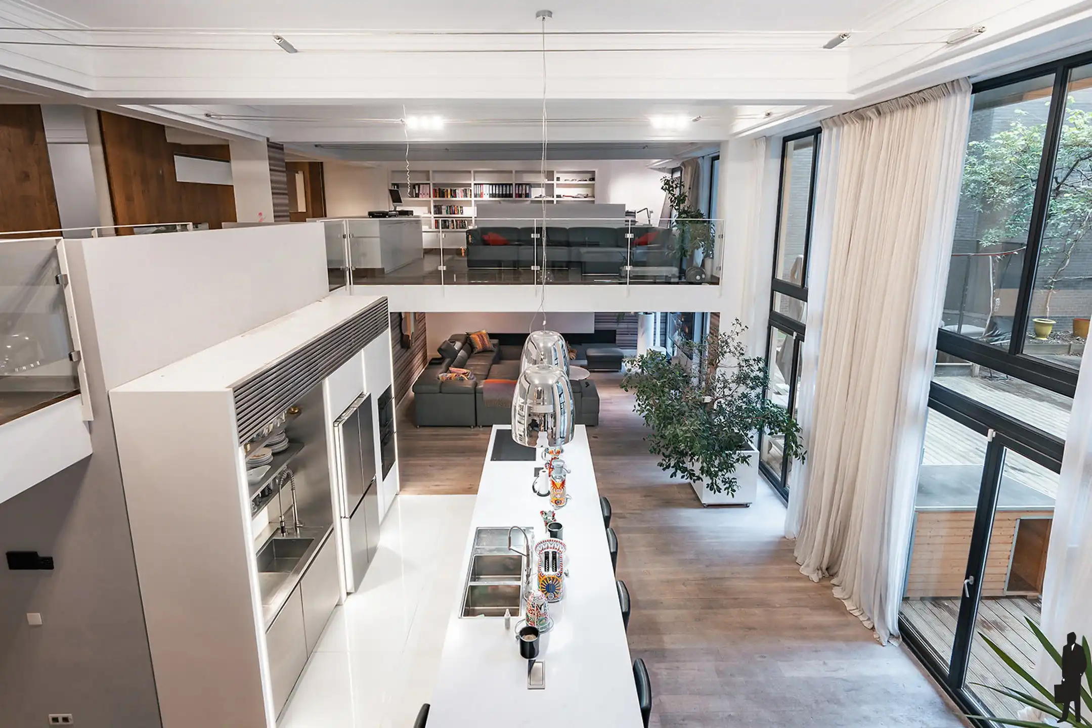Unieke loftvilla met high-end afwerking en een fenomenale private stadstuin van 400 m² foto 9