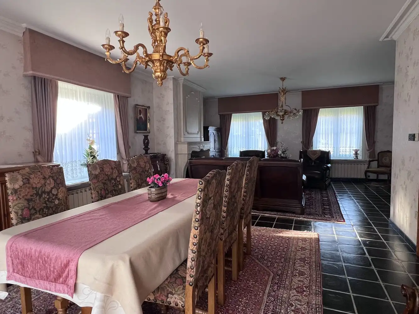 Karaktervolle woning met 3 slaapkamers, garage en zonnige tuin. foto 4