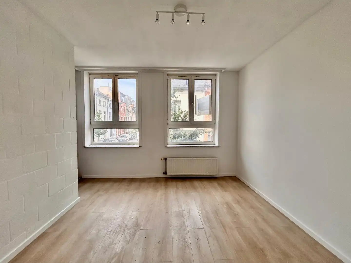 Te huur volledig gerenoveerd 1 -slaapkamer appartement foto 4