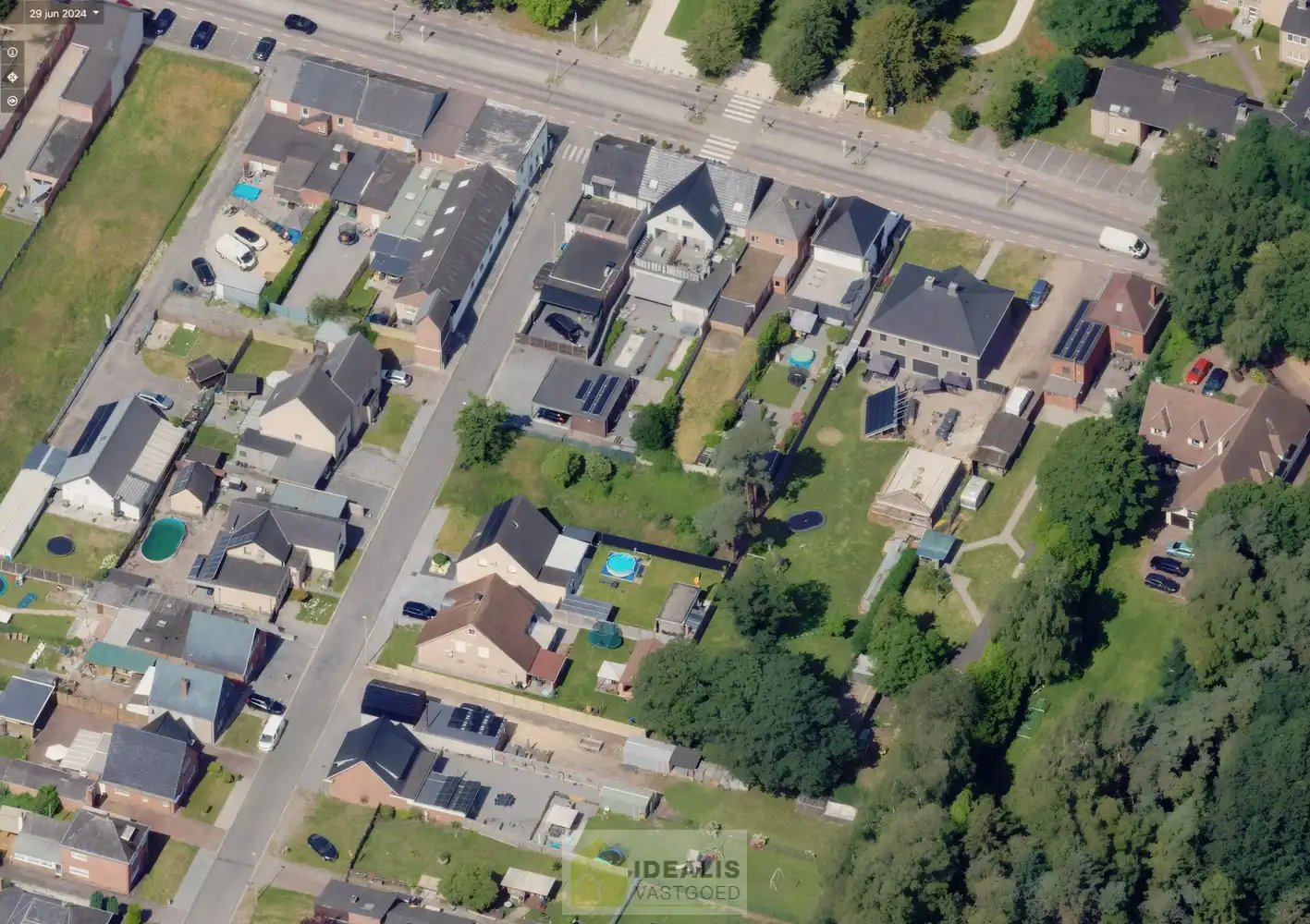 KNAPPE BOUWKAVEL VOOR OPEN BEBOUWING VAN 5A 42CA OP EEN GROENE RUSTIGE LOCATIE IN LOMMEL KOLONIE! Deze bouwkavel met een oppervlakte van 5a 42ca biedt de mogelijkheid voor het bouwen van een prachtige eengezinswoning op een heerlijke plek in een residentiële wijk. Zo zijn basisschool, supermarkt, bakker, apotheek, horeca op fietsafstand bereikbaar. Daarnaast is de bouwkavel gelegen op een steenworp van de grens met Nederland! foto 6