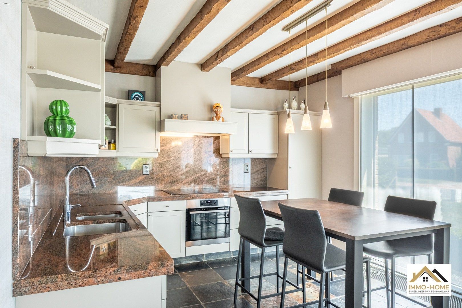 Vrijstaande woning met ruimte tuin en open zicht!  foto 6