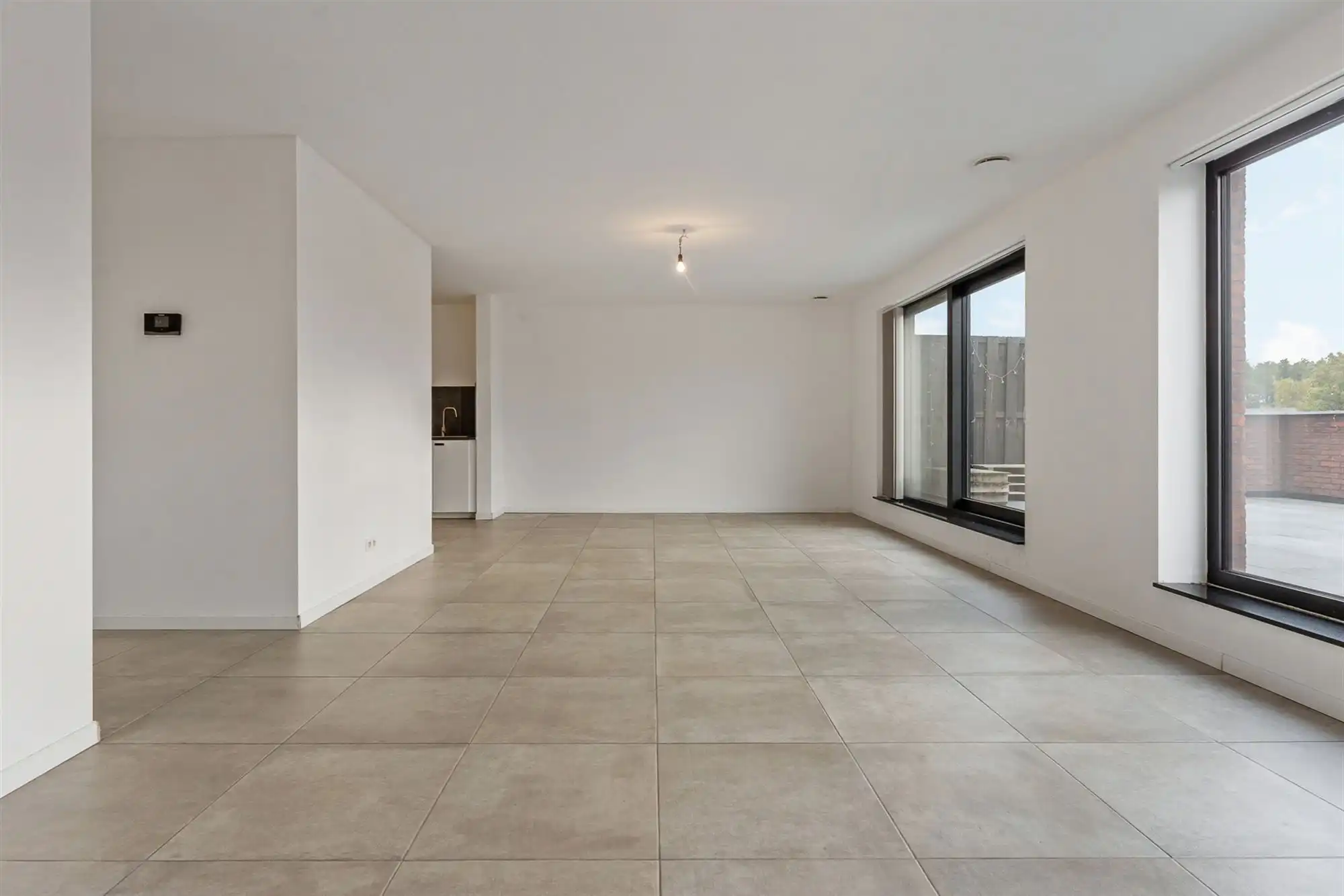 RUIM RECENT APPARTEMENT (2023) MET 2 SLAAPKAMERS TE KORSPEL foto 6