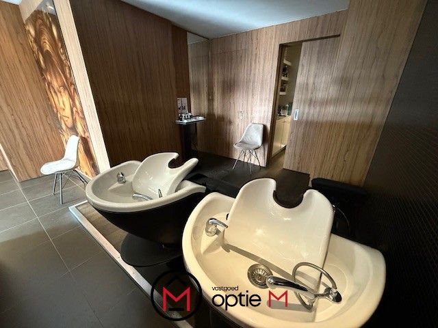Multifunctioneel handelspand te koop, topafwerking & ligging foto 12