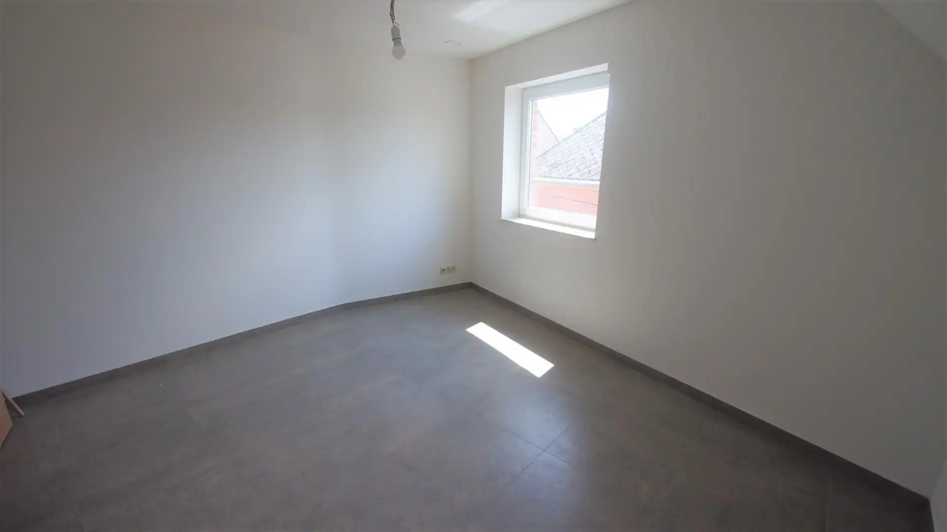 Energiezuinig duplexapp. met 2 slpks, terras en autostaanplaats foto 12