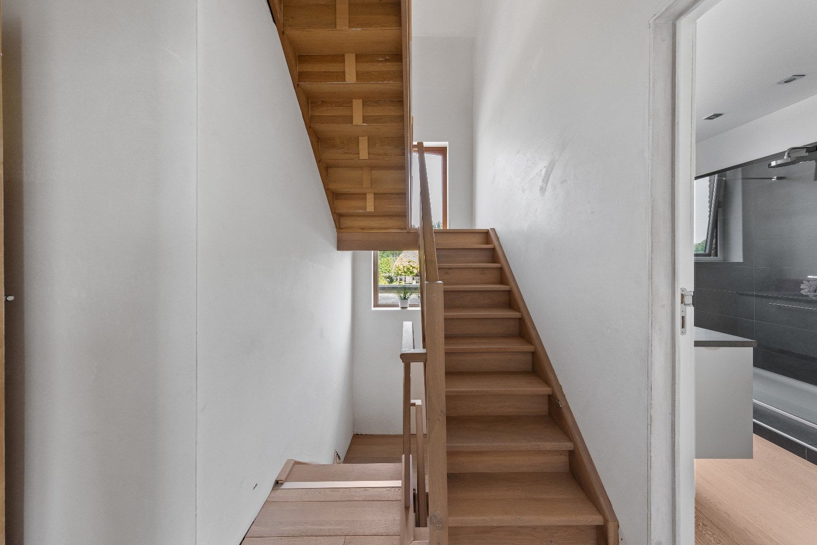 BURGERWONING MET 5 SLPKS,  TUIN EN HUURGARAGE foto 22