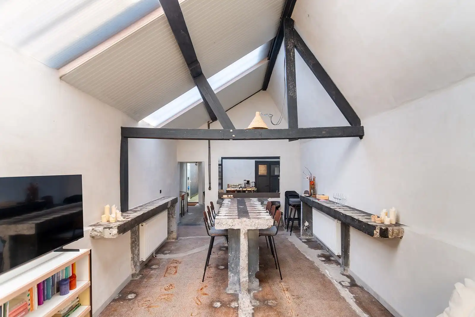 Eigenzinnig atelier in kleinschalig gebouw foto 23