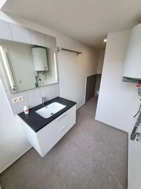 Instapklaar 1-slaapkamerappartement te huur in het centrum van Brugge foto 7