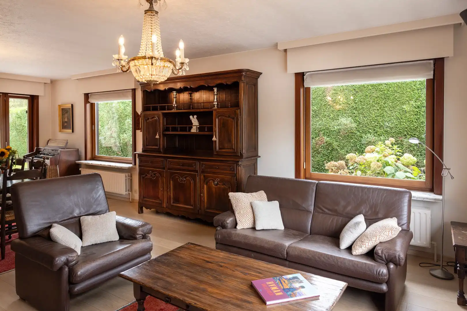 Te renoveren gelijkvloerse alleenstaande woning. foto 3
