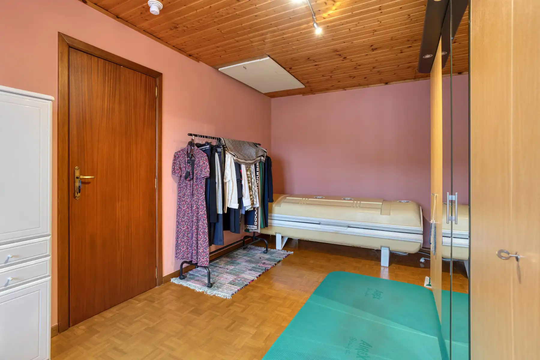 Halfopen met grote slaapkamers en zuidgerichte tuin foto 17