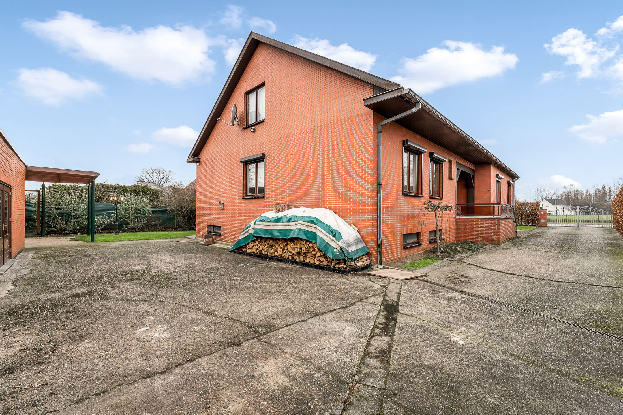 Hoofdfoto van de publicatie: Woning met ruime bijbouw van 200m2 te Diepenbeek