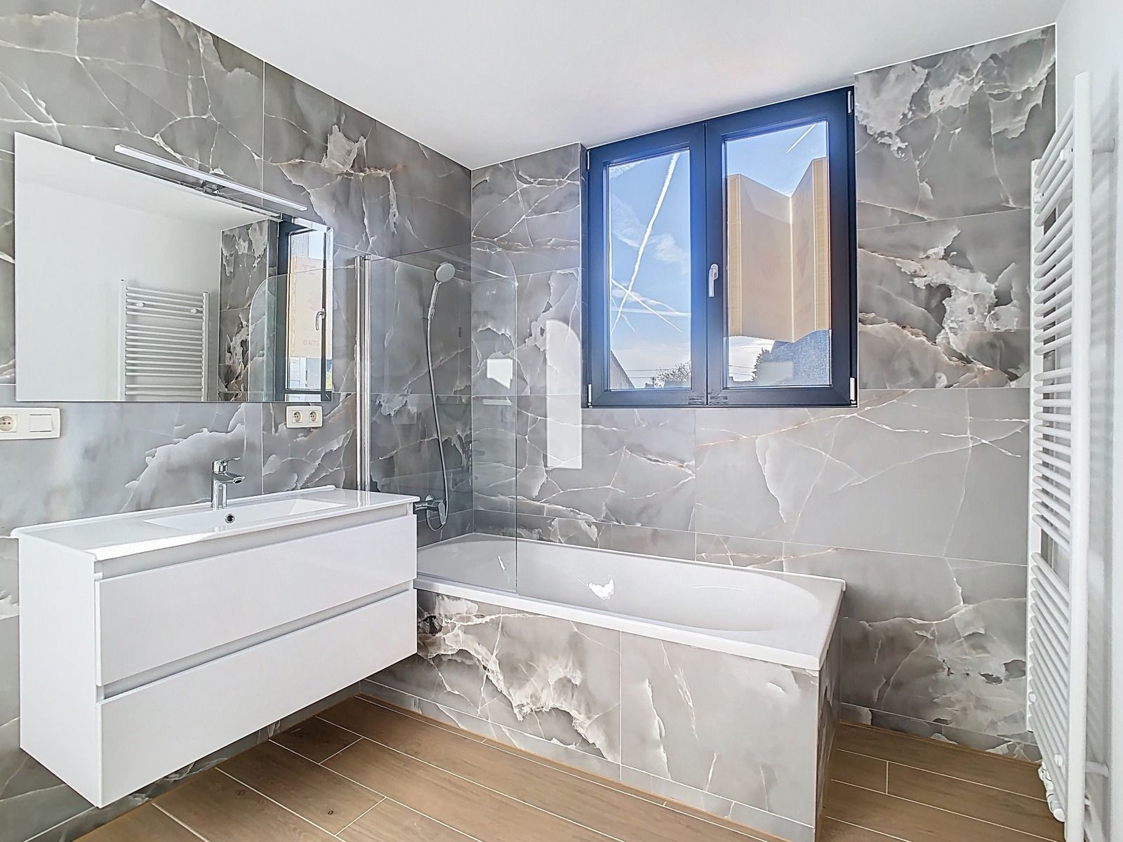 Stijlvol gerenoveerde woning (EPC A), instapklaar! foto 16