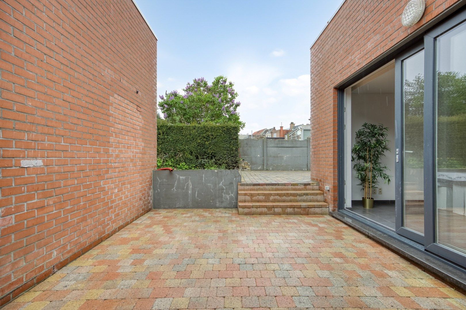 Instapklaar glvl appartement met terras foto 6