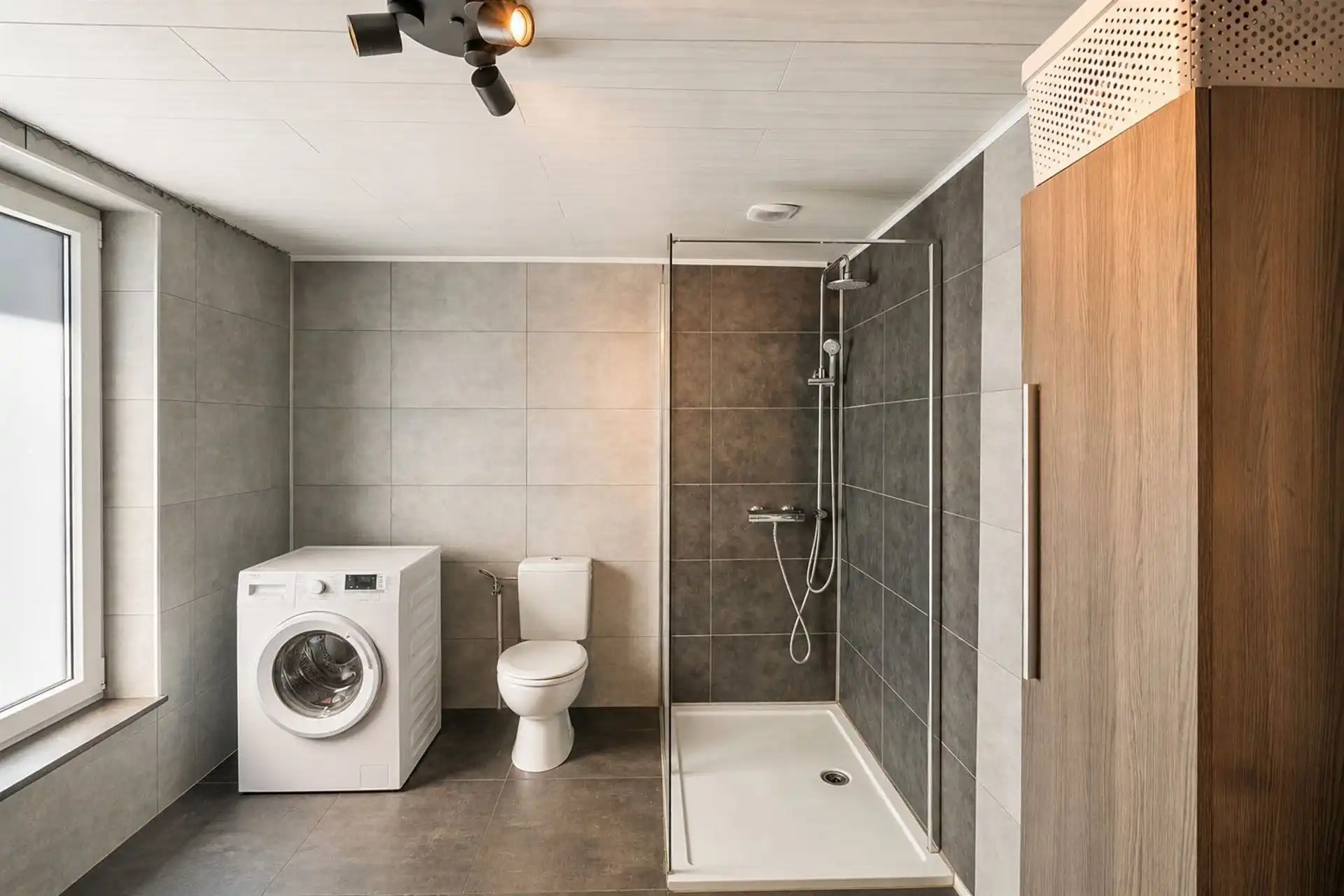 3-gevelwoning met grote tuin, dicht bij alle voorzieningen! foto 8