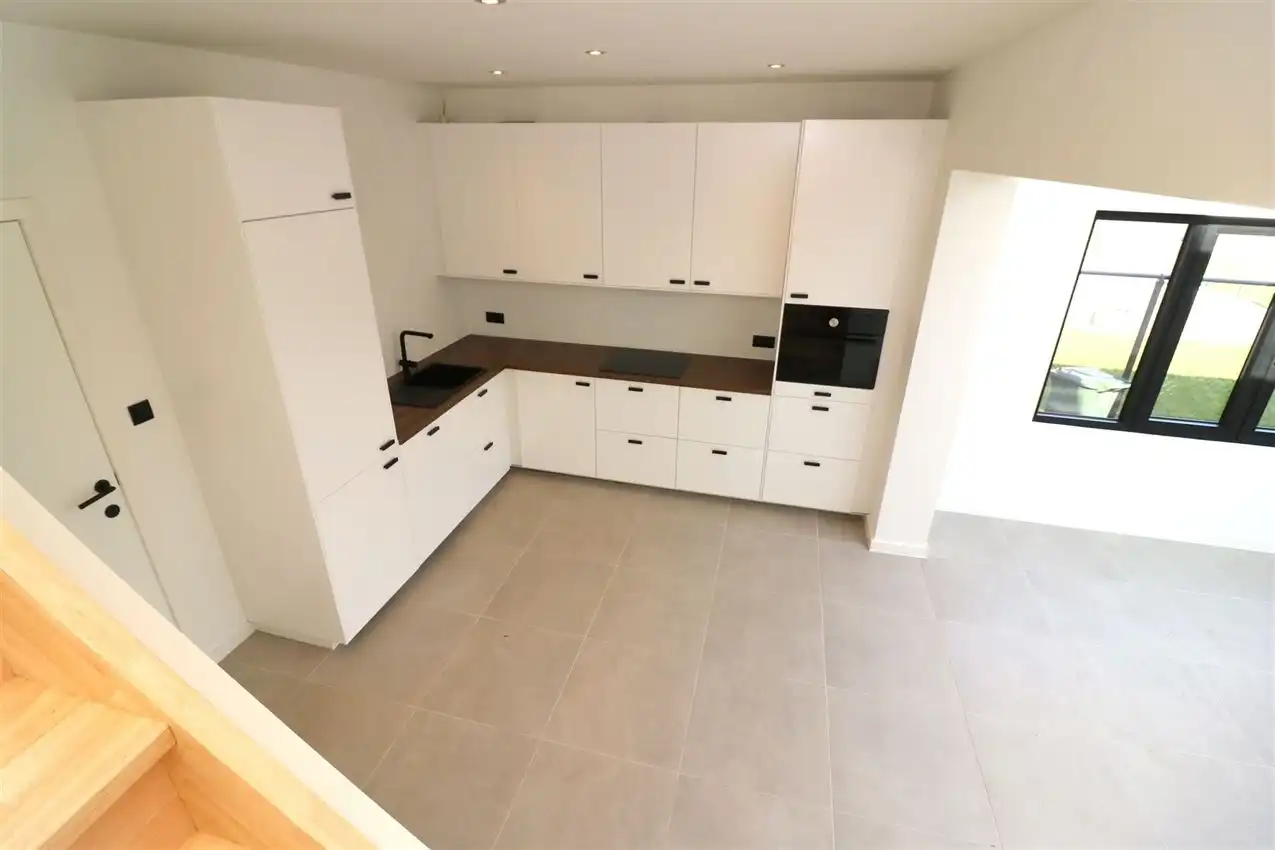 Prachtig, volledig vernieuwde woning met 3 slpk. foto 25