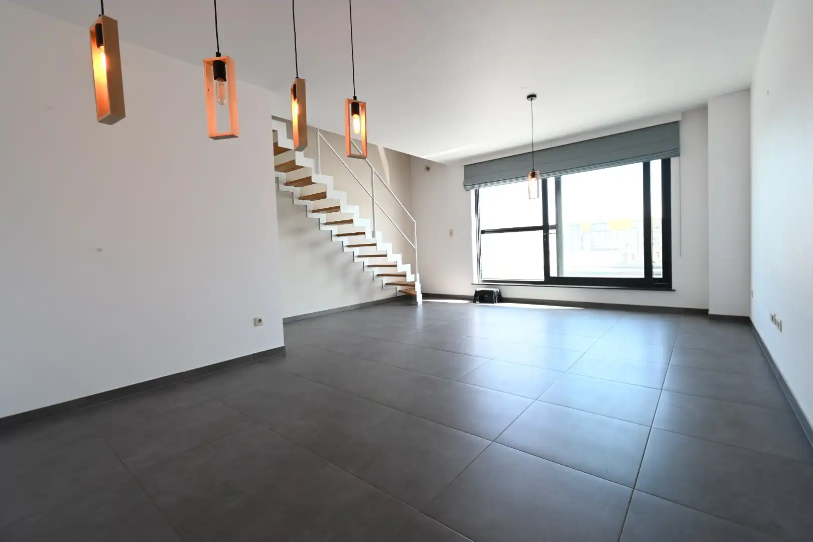 Knap ingericht ruim duplex-appartement met 3 slaapkamers te  Bilzen - Merem + autostandplaats foto 2